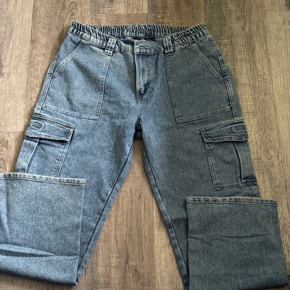 Women's Gray Straight Leg Jeans